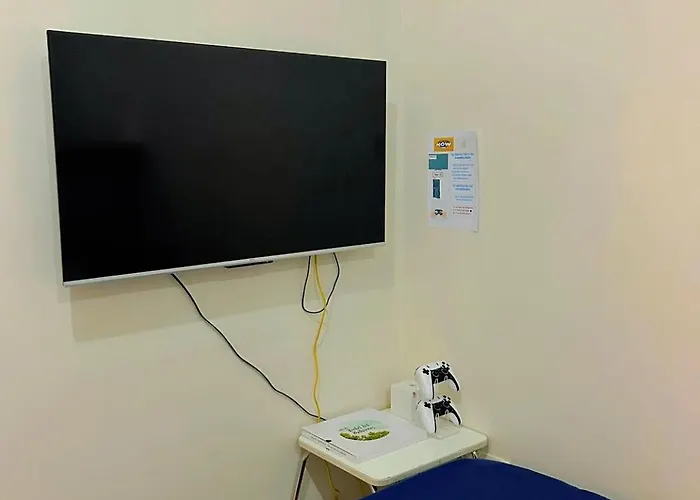 Sweden's Tiny 2, Unit Manila